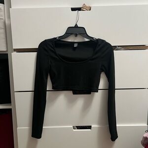 Black Long Sleeve Crop Top